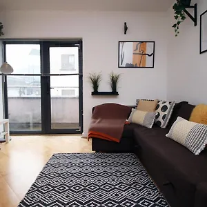  Apartment Centrally Located Spacious 2br | Cohost Partners